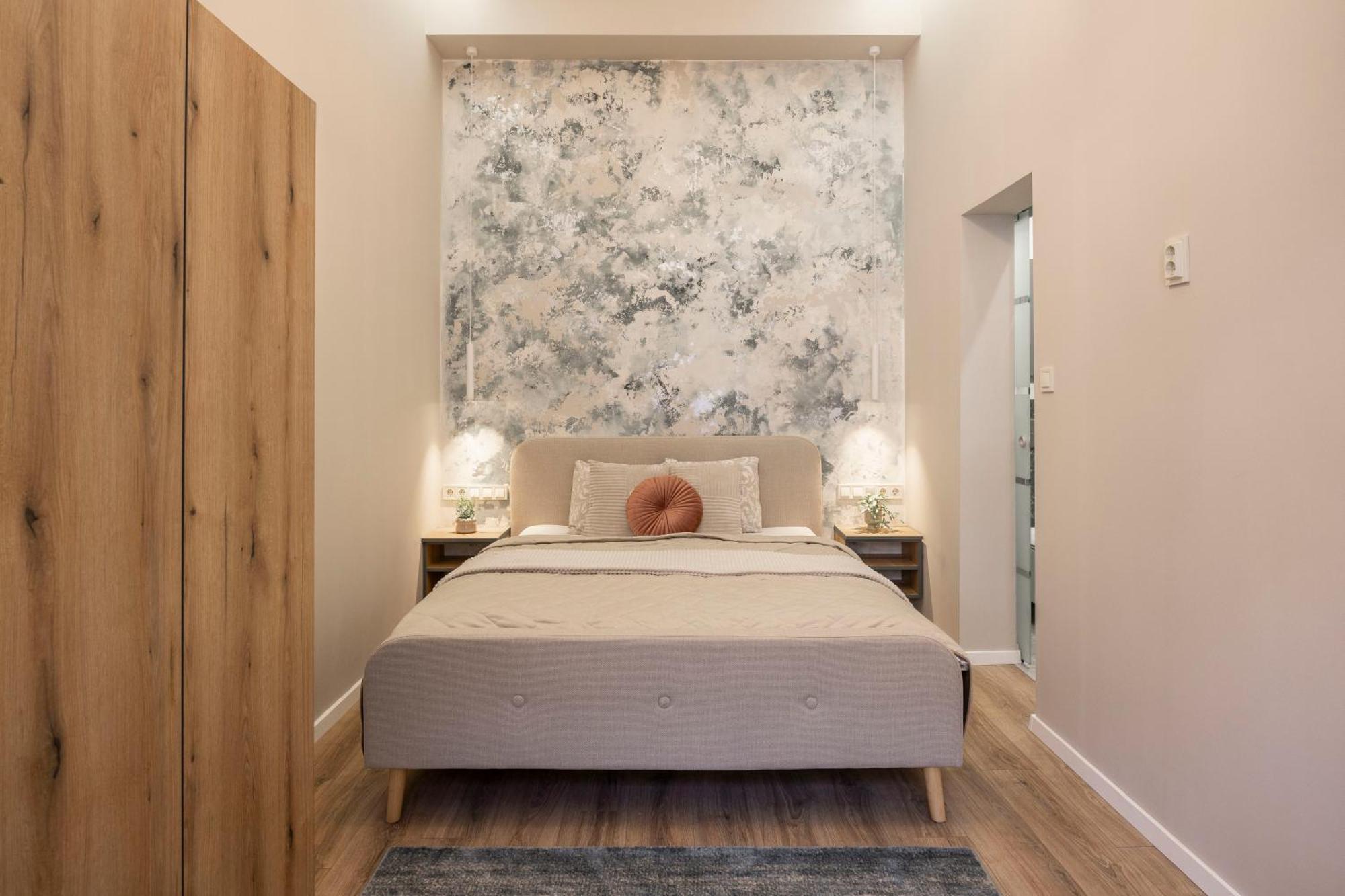 בודפשט Exclusive Stylish Suite By Prestige Homes Next To The Oktogon מראה חיצוני תמונה